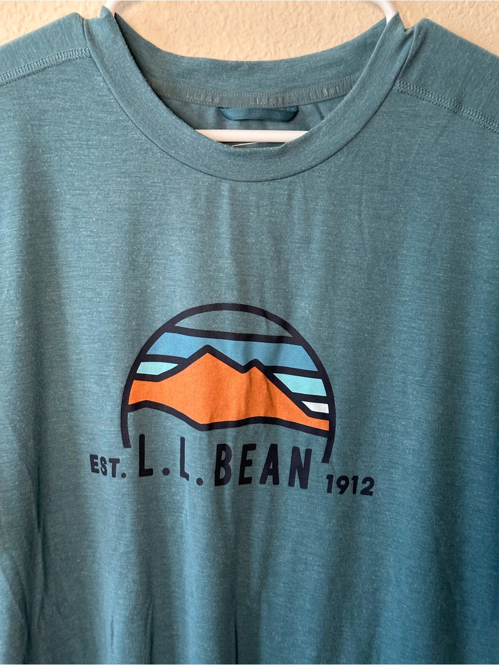 L.L. Bean Men's Teal Graphic Crewneck T-Shirt size XL/ NWOT 1013 - Picture 2 of 3